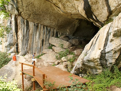 Pellumbas Cave