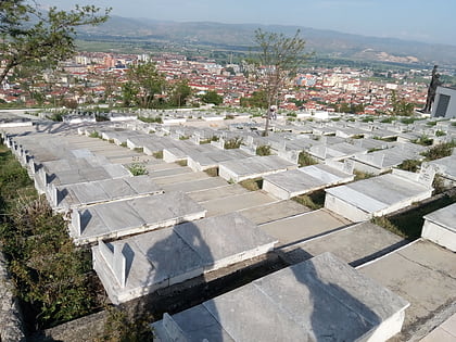 cementerio de los martires korce