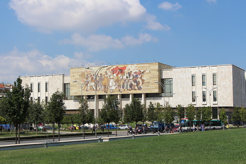 historisches nationalmuseum tirana