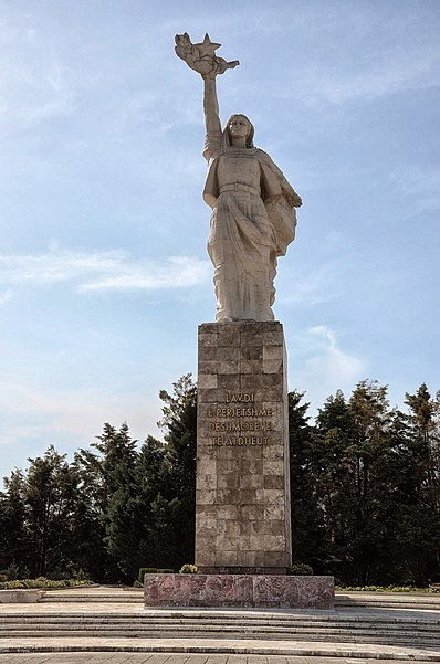 Posąg Matka Albania