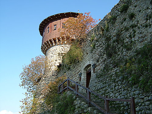 Petrelë Castle
