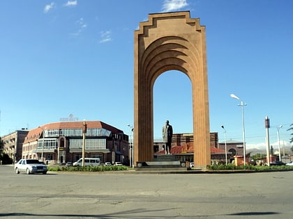 charles aznavour square gyumri