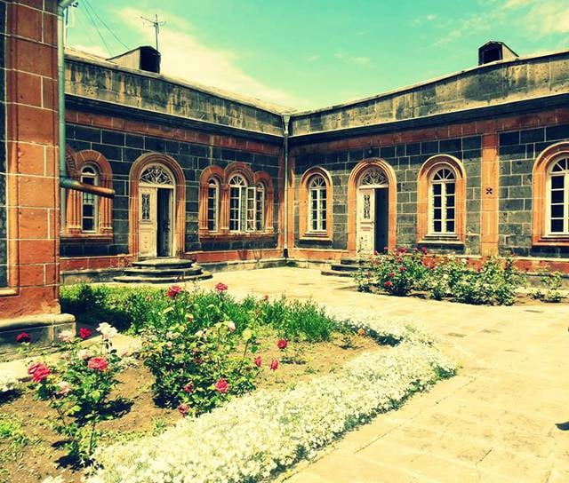 hovhannes shiraz house museum guiumri