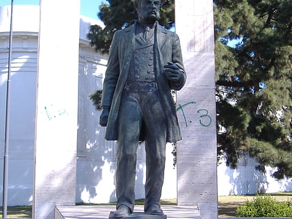 monumento ovidio lagos rosario