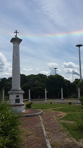 Columna conmemorativa de la fundación de Corrientes