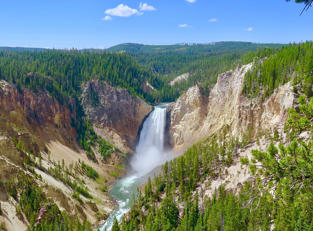 Chute d'eau dans le parc national de Yellowstone