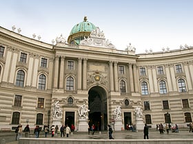 palacio imperial de hofburg viena