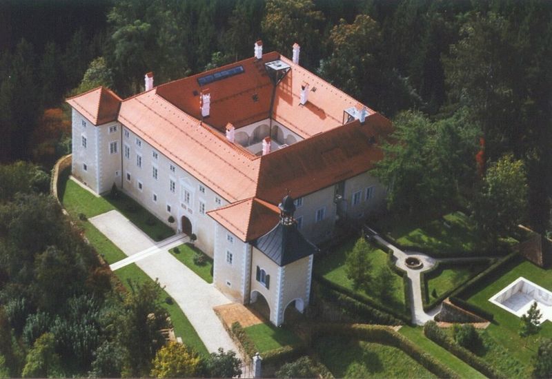 Schloss Neuhaus in Kärnten
