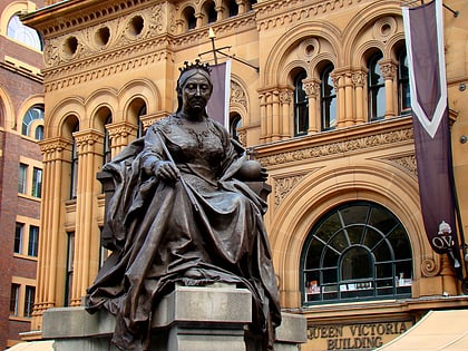 statue of queen victoria sydney