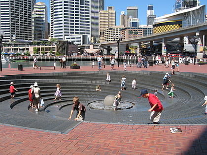 darling harbour woodward water feature sydney