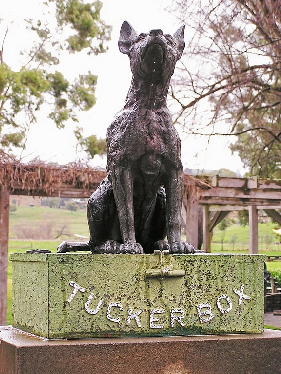 dog on the tuckerbox gundagai