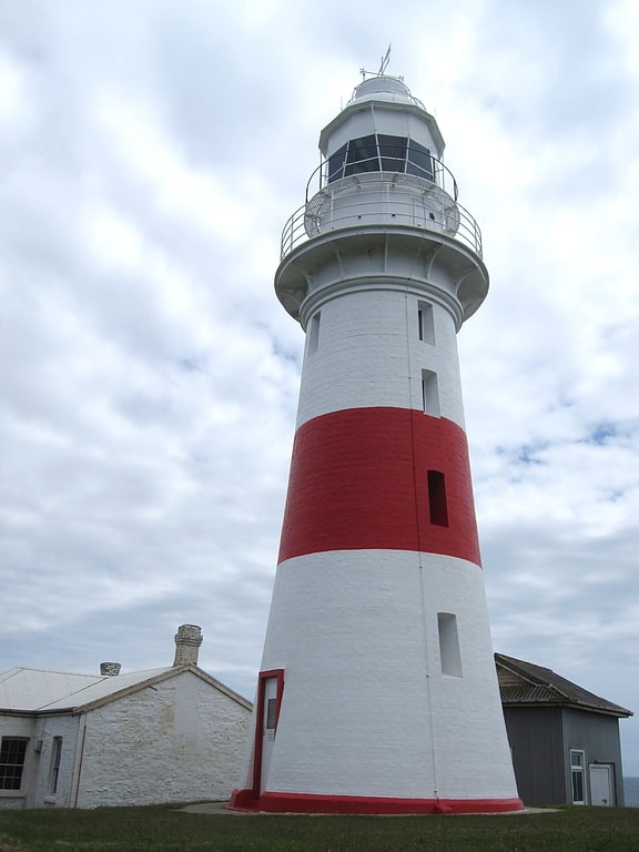 low head lighthouse devonport