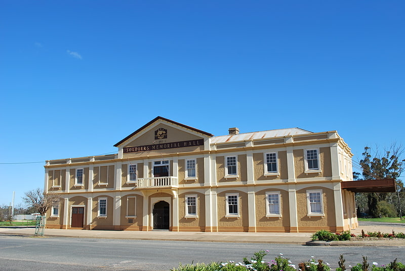 urana soldiers memorial hall