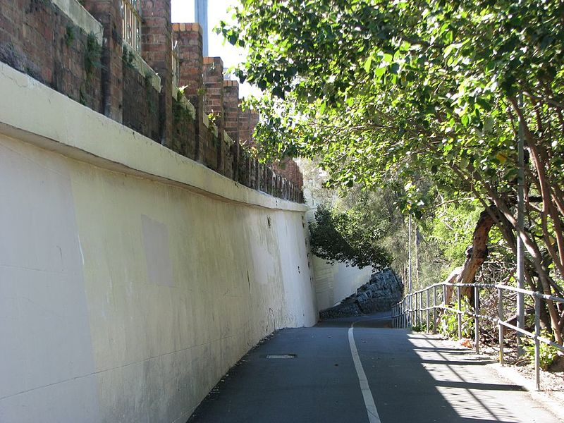 Coronation Drive retaining wall