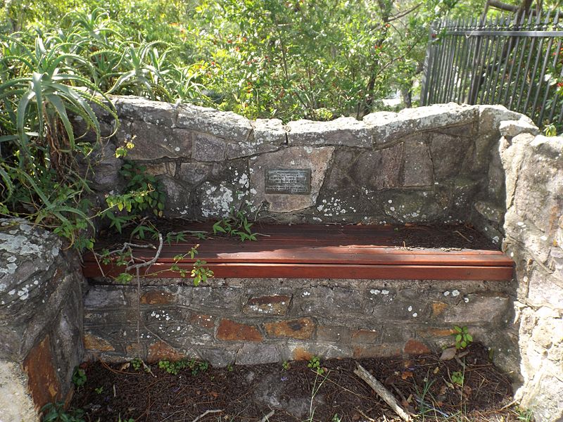 Pilot Officer Geoffrey Lloyd Wells Memorial Seat