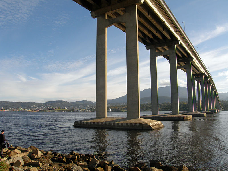 Puente Tasman