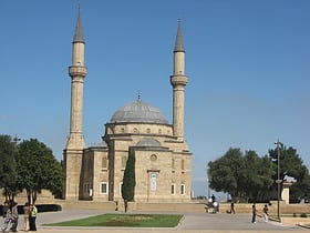 mosque of the martyrs bakou