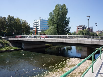 suada and olga bridge sarajevo