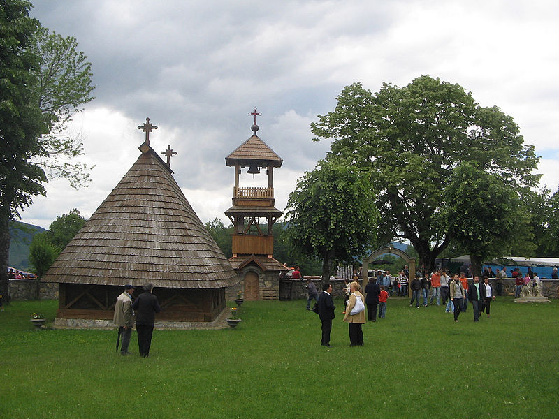 Église en bois Saint-Nicolas de Javorani