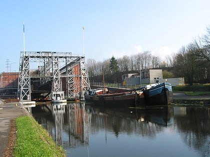 boat lifts on the canal du centre le roeulx