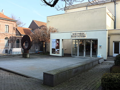 museum of ixelles bruselas