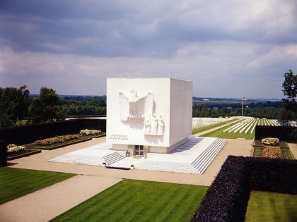 Cimetière militaire américain de Neuville-en-Condroz