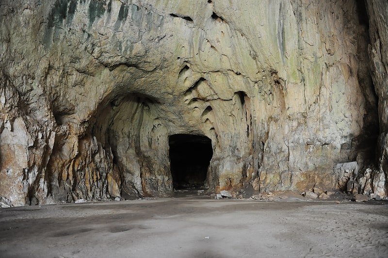 devetashka cave lovech
