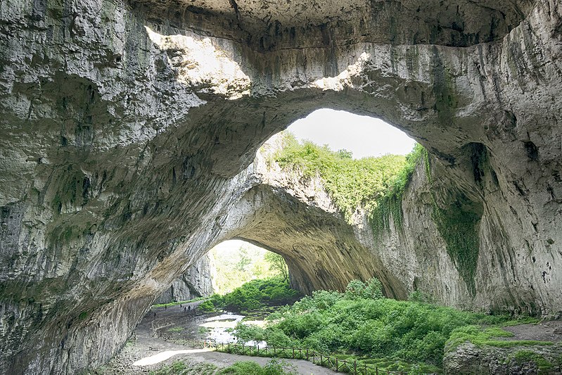 Devetashka cave