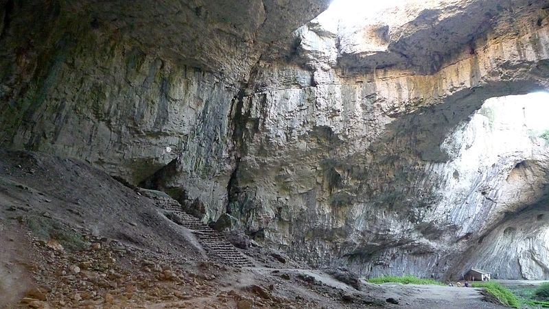 Devetashka cave