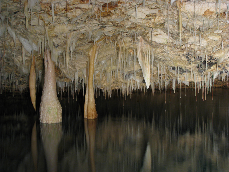 Cueva Crystal