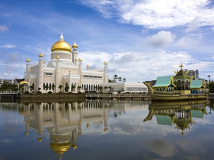 mezquita del sultan omar ali saifuddin bandar seri begawan