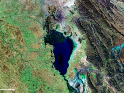 Uru Uru Lake