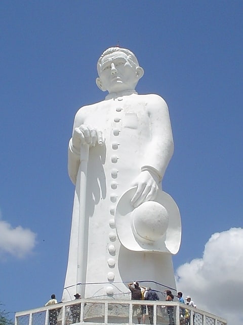 statue of father cicero juazeiro do norte