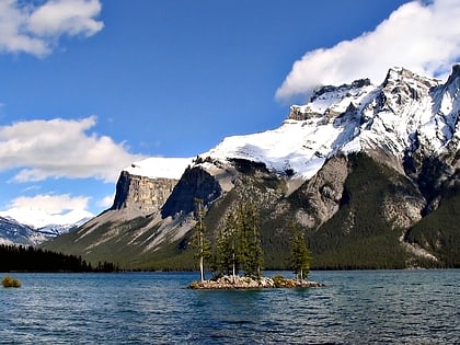 lake minnewanka park narodowy banff