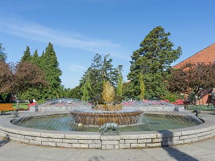 victoria centennial fountain