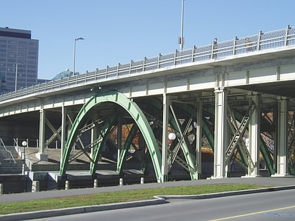 laurier avenue bridge ottawa