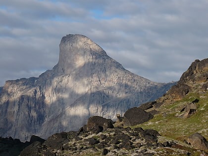 mount thor auyuittuq nationalpark