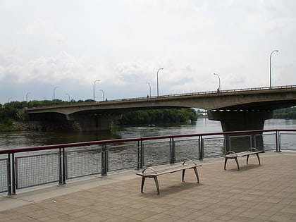 senator sid buckwold bridge saskatoon