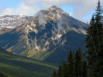 massive mountain banff nationalpark