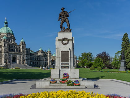 british columbia legislature cenotaph victoria