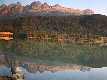 yellowhead lake mount robson provincial park