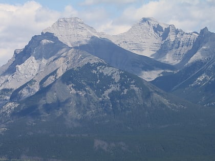 mount girouard parque nacional banff