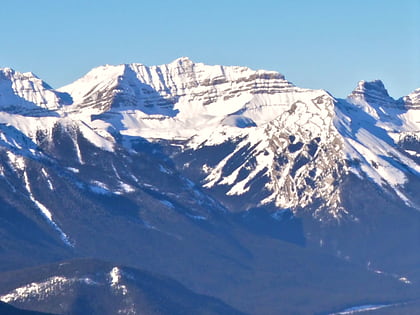 massive range banff national park