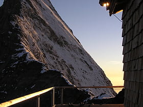mittellegi hut alpes suisses jungfrau aletsch