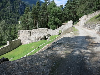 Hochjuvalt Castle