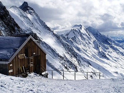 hollandia hut alpes suisses jungfrau aletsch