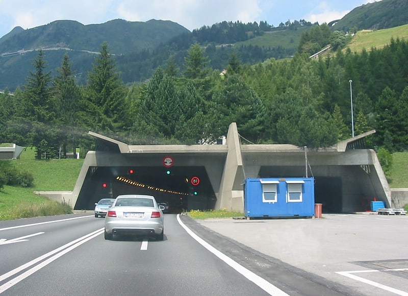 gotthard road tunnel goschenen