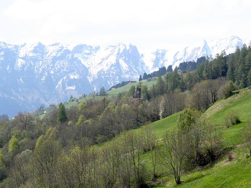 Heinzenberg Castle