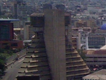 la pyramide building abiyan