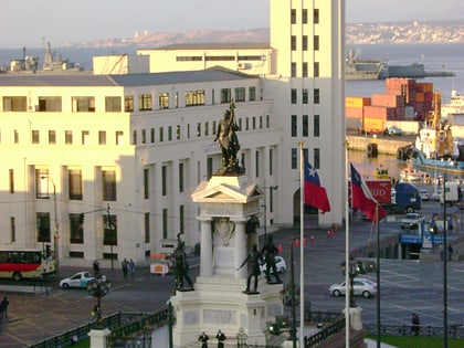 plaza sotomayor valparaiso